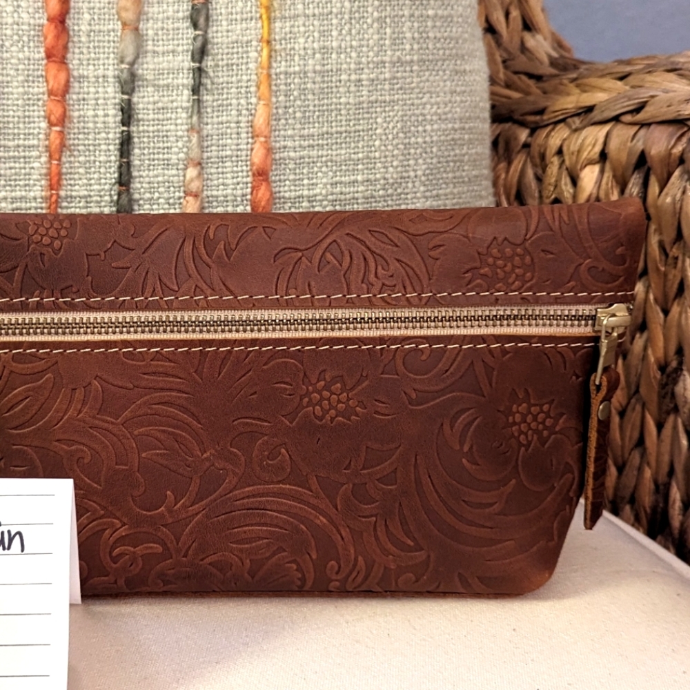 EUC Portland Leather Goods Large Cosmetic